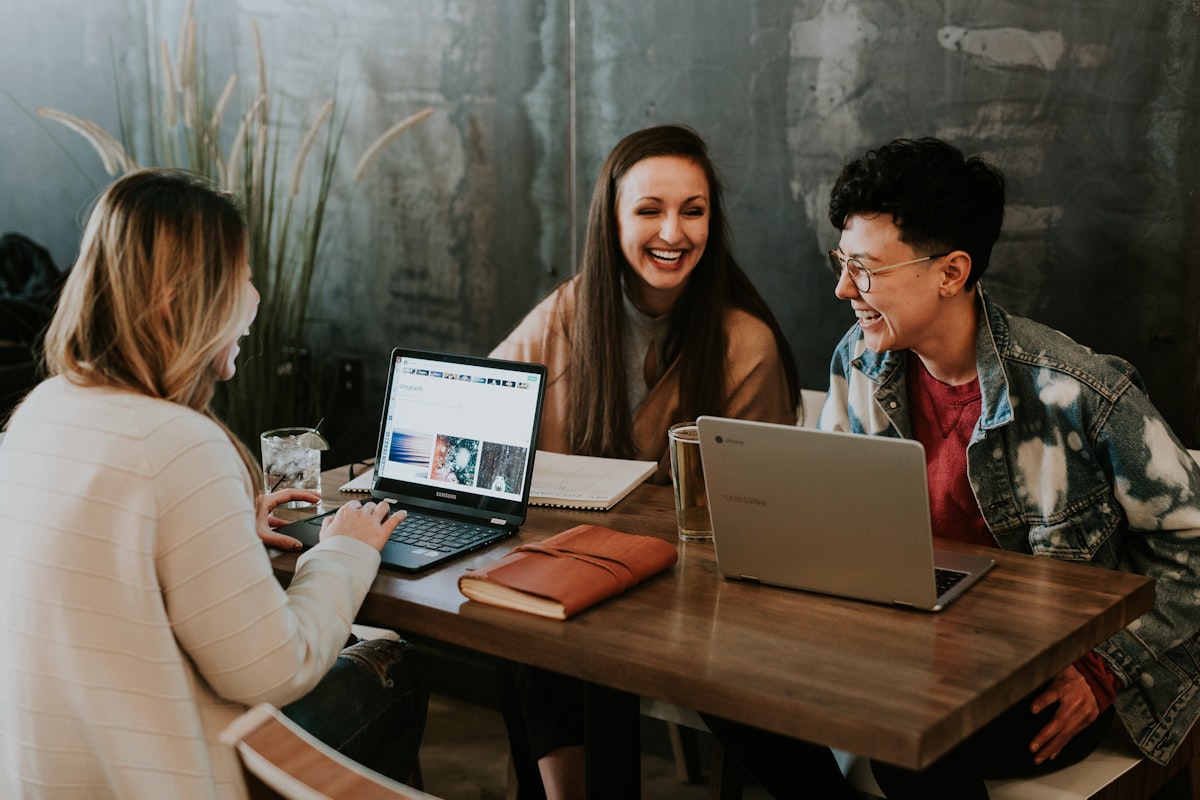 Alumno online estudiando con academia SARI
